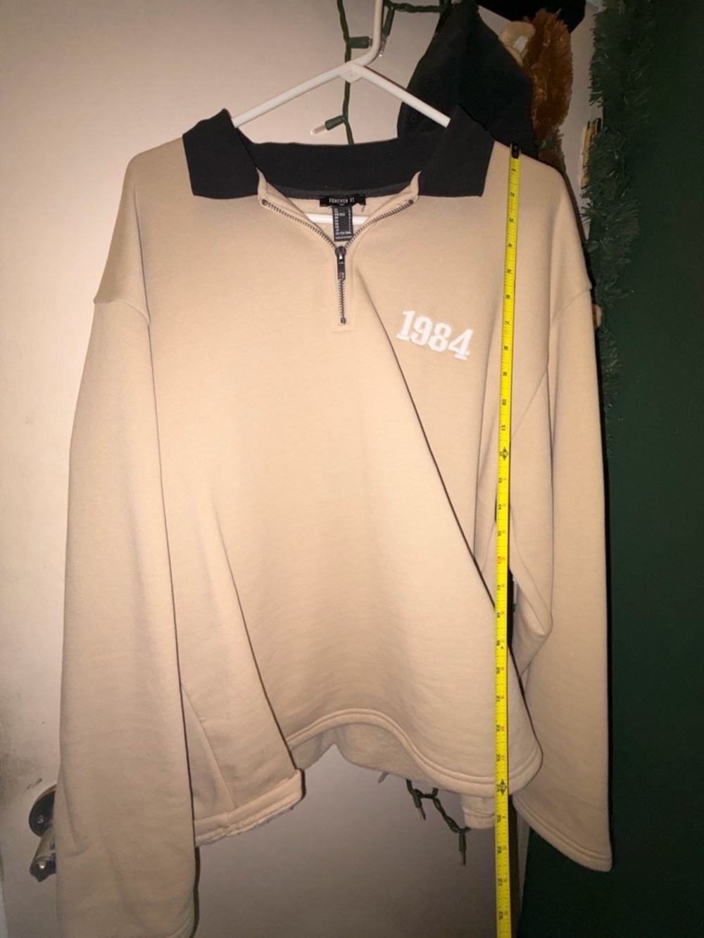 Forever 21 Men Beige and Black Sweatshirt Label Detail